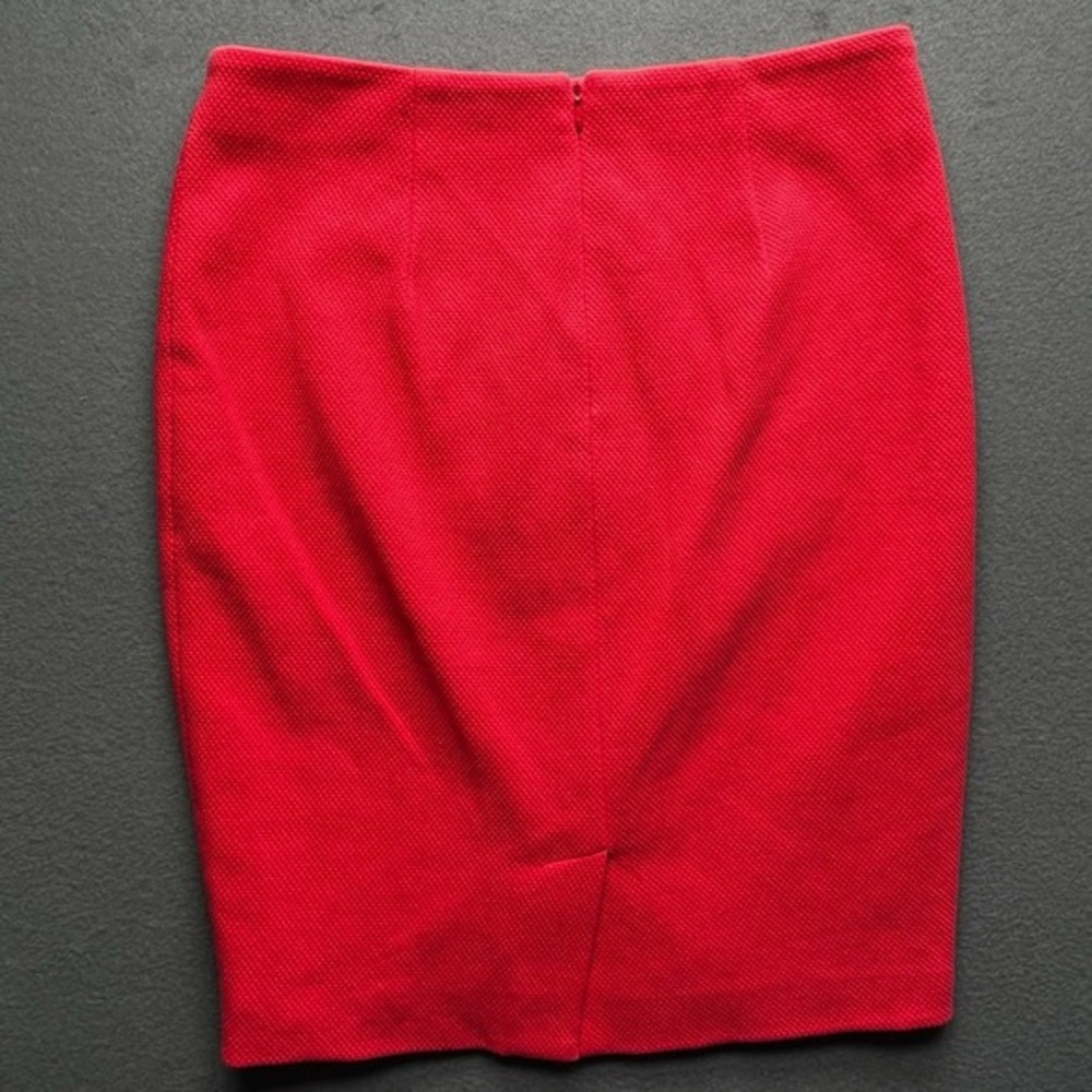 Vince Camuto Women 2‎ Piece Set Red Crop Top Mini Skirt Sleek Modern Minimalist - Picture 8 of 12